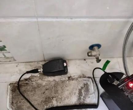 梁子湖屋顶漏水维修公司分享下卫生间漏水的危害及解决方法